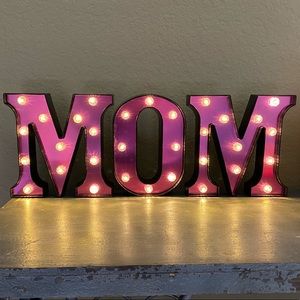 💖 New pink & black MOM plastic letters in lights